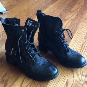 Combat boots